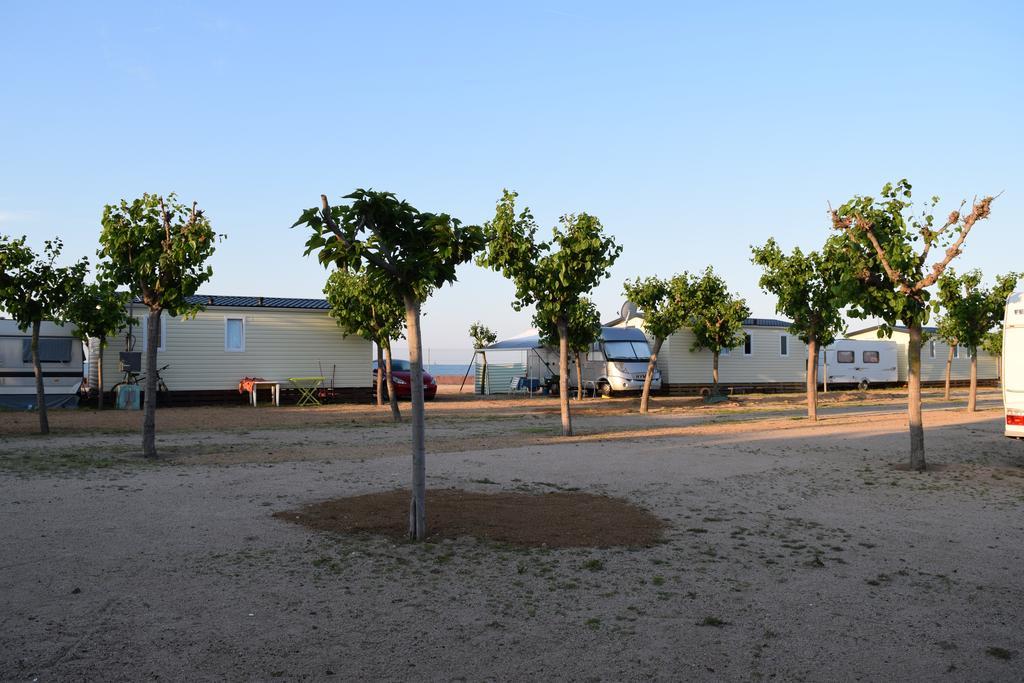 Camping El Pinar Platja Santa Susanna Exterior photo